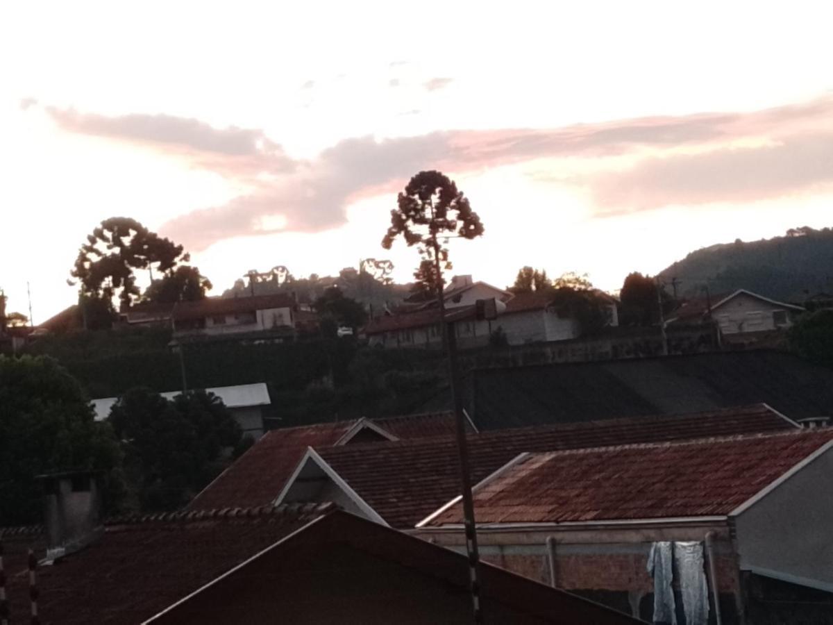 Quartos Para Hospedagem Da Casa Amarela Lägenhet Campos do Jordão Exteriör bild