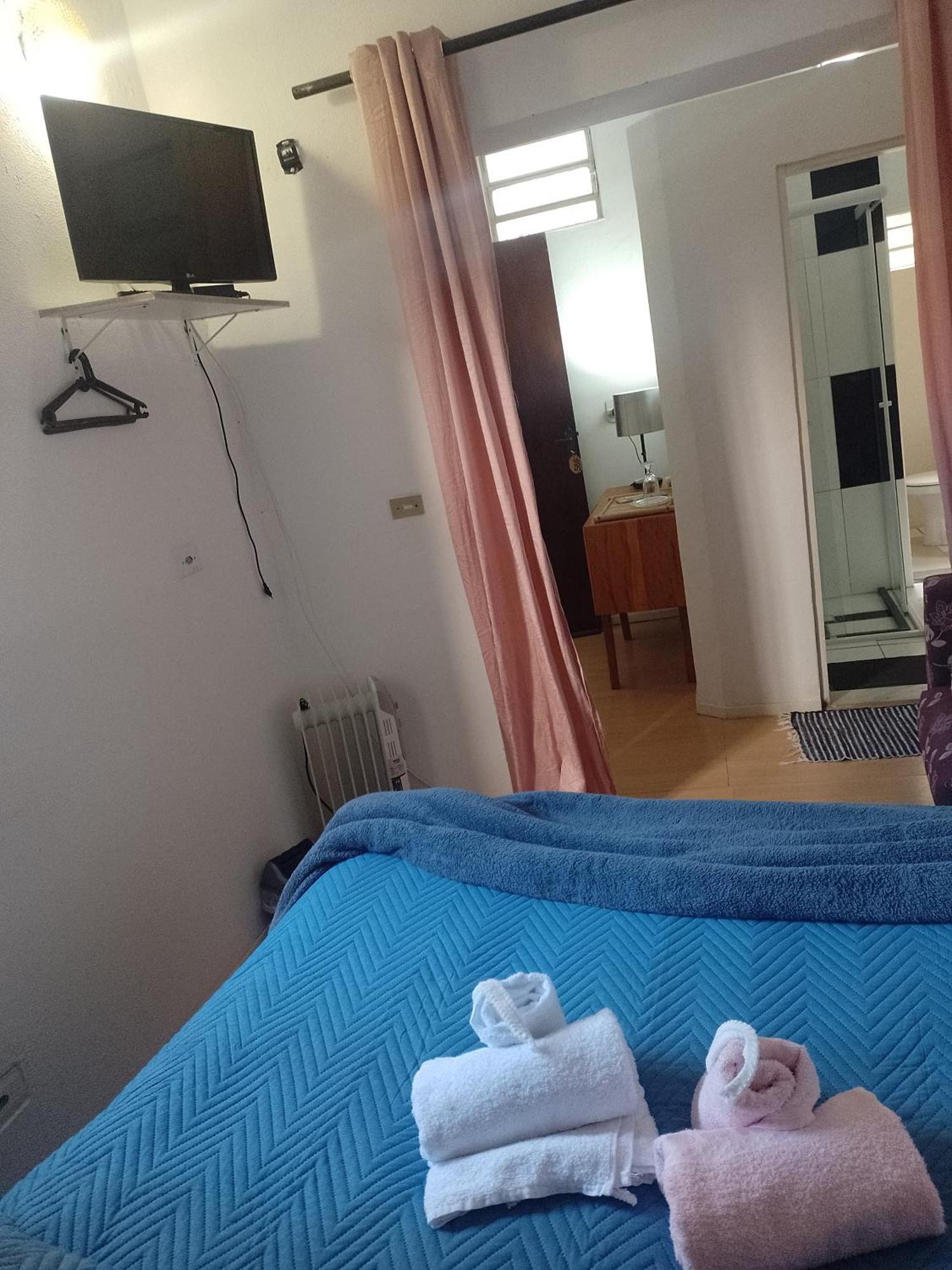 Quartos Para Hospedagem Da Casa Amarela Lägenhet Campos do Jordão Rum bild
